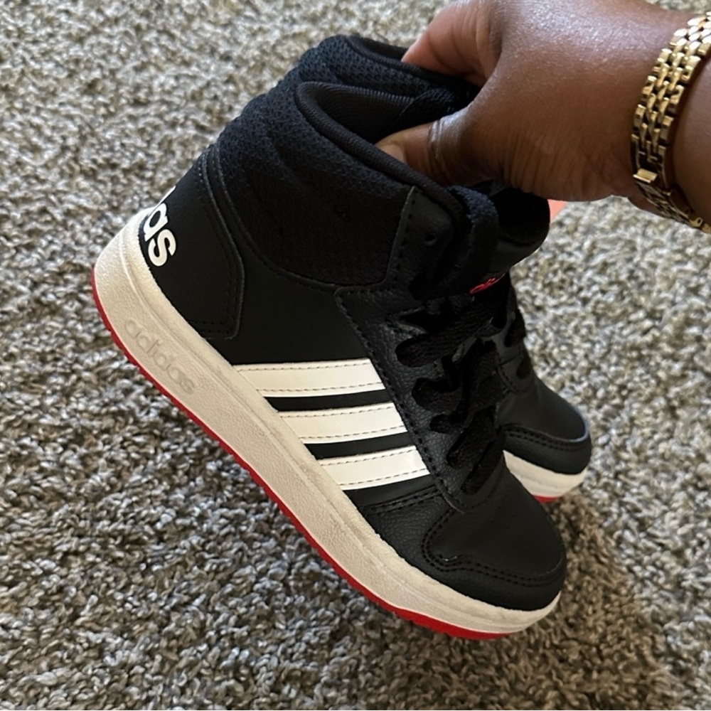 Boys Adidas - Picture 5 of 9